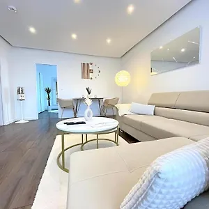 Apartment Regency - Stylische Zentrale 50m2 Mit Balkon, Wasserblick Und Netflix, Hannover